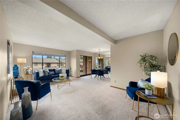 Property Slideshow image 2 of 35 | 10637 glen acres dr s # 10637, Seattle, WA, 98168