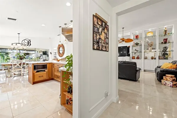 Property Slideshow image 3 of 38 | 7820 pine island way, West Palm Beach, FL, 33411