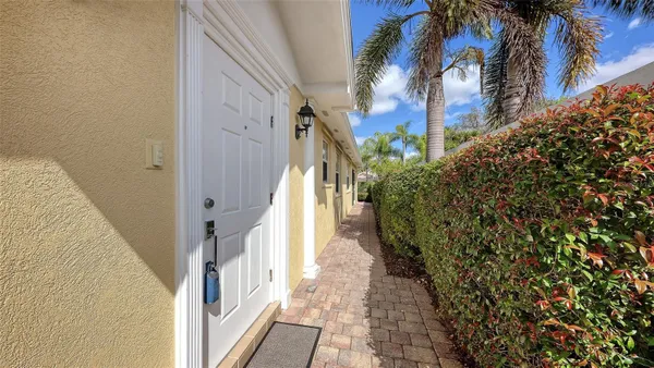 Property Slideshow image 3 of 44 | 5926 benevento dr, Sarasota, FL, 34238