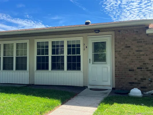 Property Slideshow image 2 of 21 | 312 woodbridge dr b, Brookhaven, NY, 11961