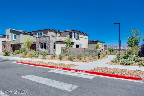 Property Slideshow image 2 of 54 | 302 mount tyndall st, Henderson, NV, 89015