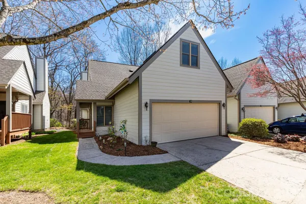 Property Slideshow image 2 of 27 | 31 little cedar ct, Asheville, NC, 28805