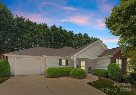 Property Slideshow image 2 of 23 | 110 whitehall dr, Mooresville, NC, 28117