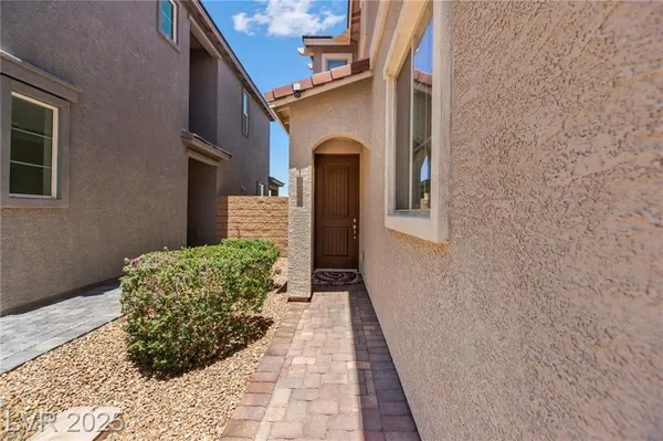 Property Slideshow image 3 of 42 | 44 moon hill dr, Henderson, NV, 89011