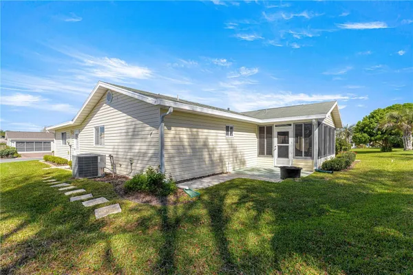 Property Slideshow image 3 of 28 | 17807 se 97th ave, Summerfield, FL, 34491