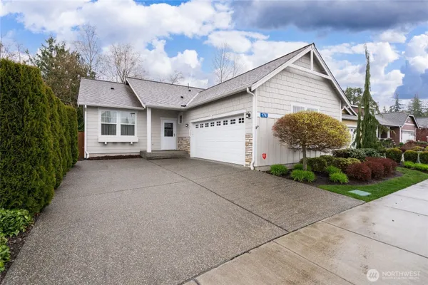 Property Slideshow image 2 of 35 | 174 s 48th pl, Mount Vernon, WA, 98274