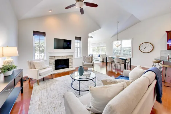 Property Slideshow image 2 of 29 | 1694 havenshire rd, Aurora, IL, 60505