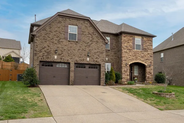 Property Slideshow image 2 of 50 | 1120 marys pl, Lebanon, TN, 37090