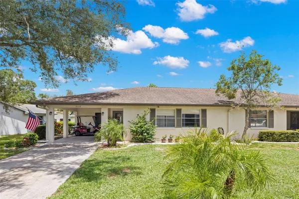 Property Slideshow image 2 of 47 | 2110 harleston pl, Sun City Center, FL, 33573