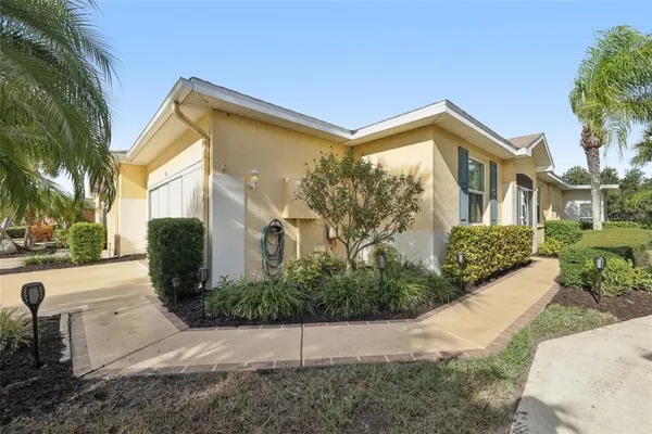 Property Slideshow image 2 of 45 | 615 tremont greens ln, Sun City Center, FL, 33573