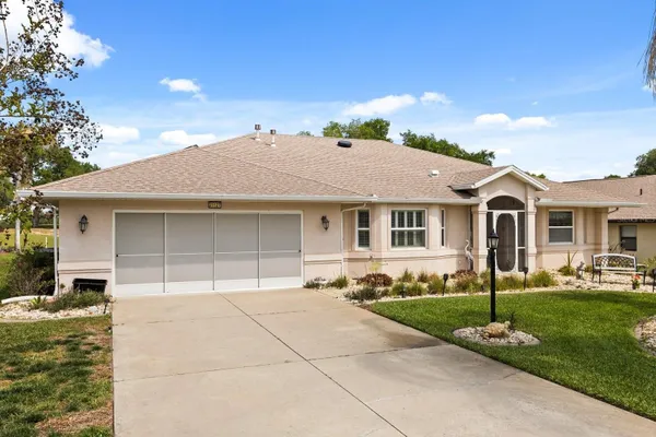 Property Slideshow image 3 of 30 | 21127 royal st georges ln, Leesburg, FL, 34748