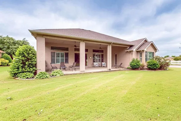 Property Slideshow image 3 of 38 | 11908 glenbrook st, Denton, TX, 76207