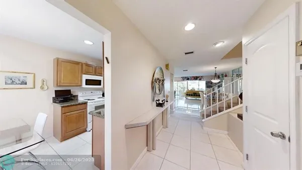 Property Slideshow image 3 of 41 | 8460 casa del lago e, Boca Raton, FL, 33433