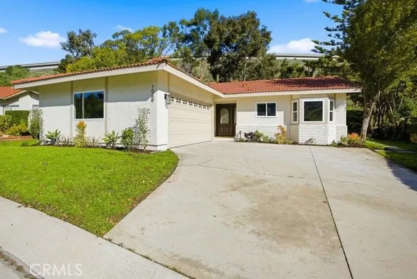 Property Slideshow image 3 of 52 | 1069 belleza st, Camarillo, CA, 93012