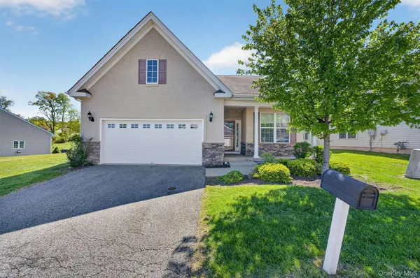 Property Slideshow image 2 of 36 | 28 cyprus dr, Wallkill, NY, 10940