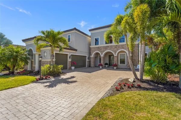 Property Slideshow image 3 of 100 | 5301 greenbrook dr, Sarasota, FL, 34238