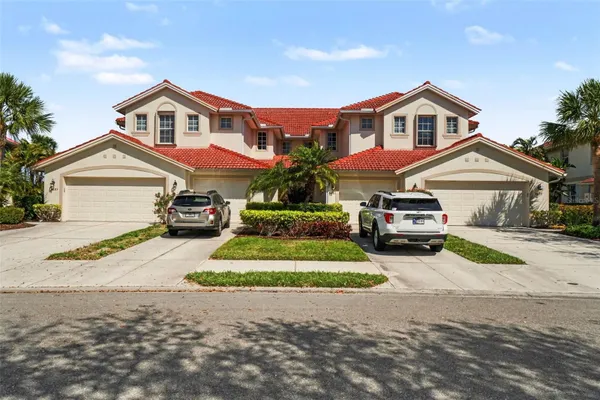 Property Slideshow image 2 of 53 | 4683 club dr 101, Port Charlotte, FL, 33953