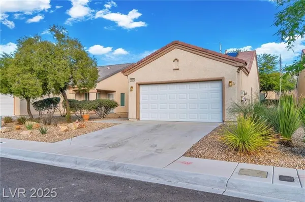 Property Slideshow image 2 of 32 | 3508 kittiwake rd, North Las Vegas, NV, 89084