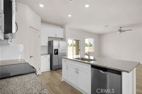 Property Slideshow image 3 of 7 | 14811 indigo rd, Apple Valley, CA, 92307