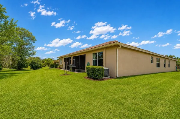 Property Slideshow image 2 of 35 | 16158 amethyst key dr drive, Wimauma, FL, 33598