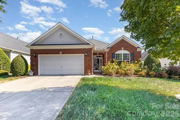 Property Slideshow image 2 of 35 | 881 platinum dr, Fort Mill, SC, 29708