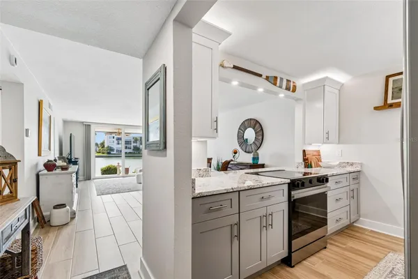 Property Slideshow image 2 of 40 | 7540 bay island dr 162, South Pasadena, FL, 33707