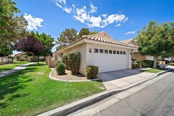 Property Slideshow image 2 of 39 | 11574 mountain mdw, Apple Valley, CA, 92308