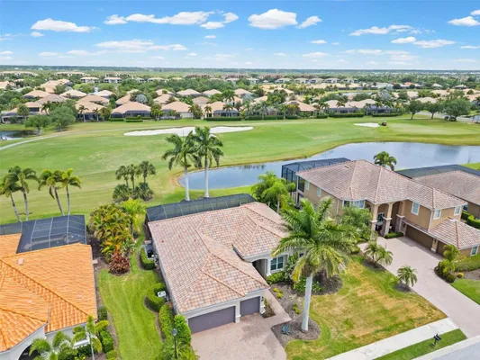 Property Slideshow image 2 of 54 | 7913 heritage grand pl, Bradenton, FL, 34212