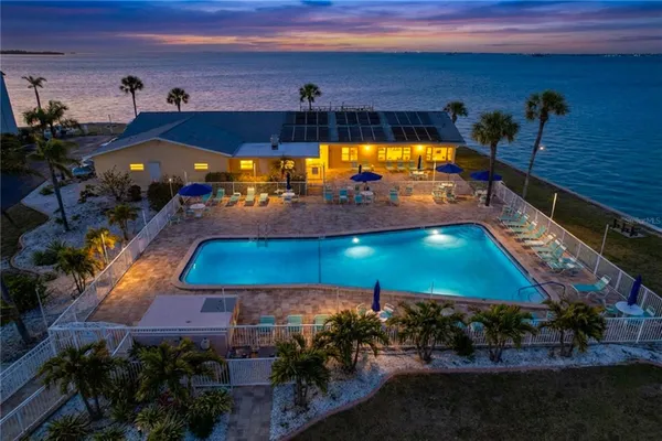 Property Slideshow image 2 of 17 | 9 forbes pl 310, Dunedin, FL, 34698