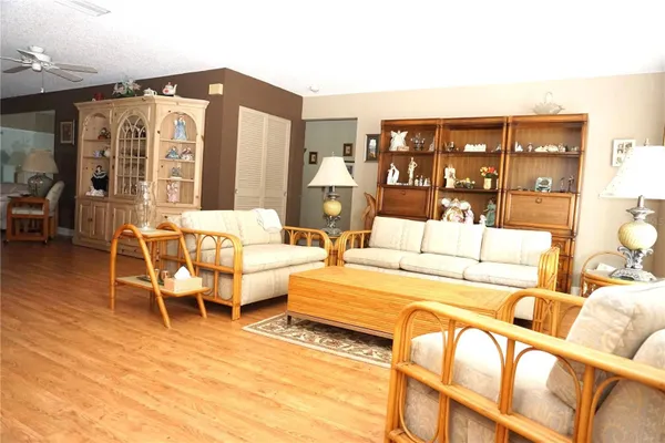 Property Slideshow image 2 of 40 | 4031 93rd ter 5, Pinellas Park, FL, 33782