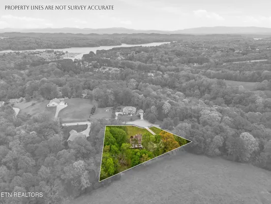 Property Slideshow image 3 of 52 | 1930 maple hills ln, Loudon, TN, 37774