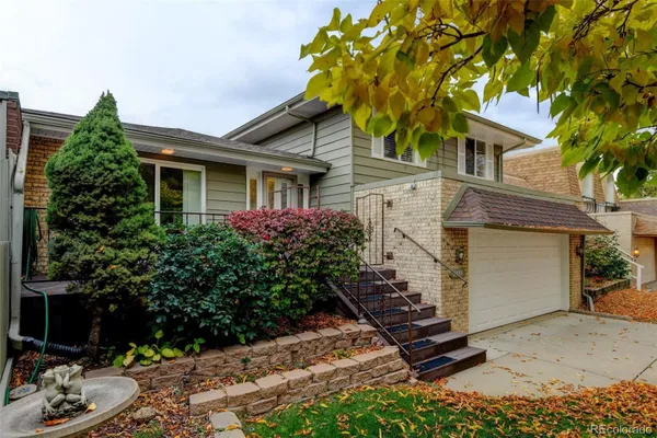 Property Slideshow image 2 of 26 | 7433 w cedar cir, Lakewood, CO, 80226