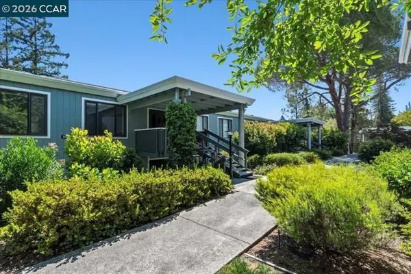 Property Slideshow image 3 of 74 | 1150 canyonwood ct 4, Walnut Creek, CA, 94595