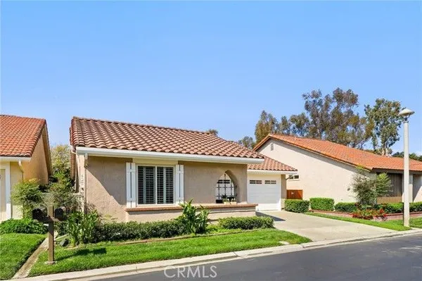 Property Slideshow image 2 of 42 | 27858 via sarasate, Mission Viejo, CA, 92692