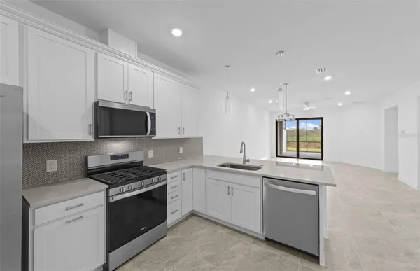 Property Slideshow image 3 of 23 | 18828 indian rock pl, Lakewood Ranch, FL, 34211