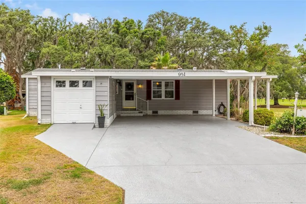 Property Slideshow image 2 of 25 | 951 oleander st, Lady Lake, FL, 32159