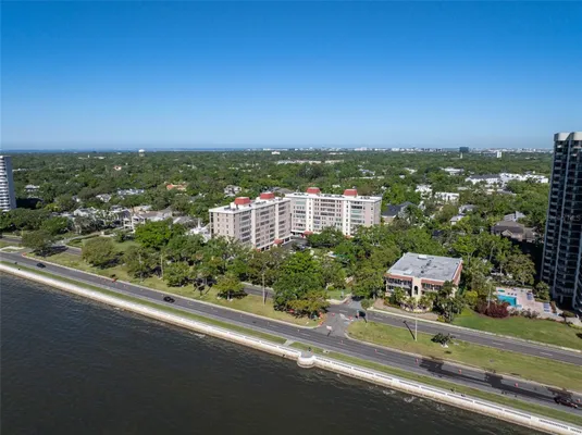 Property Slideshow image 3 of 25 | 2405 s ardson pl 303a, Tampa, FL, 33629
