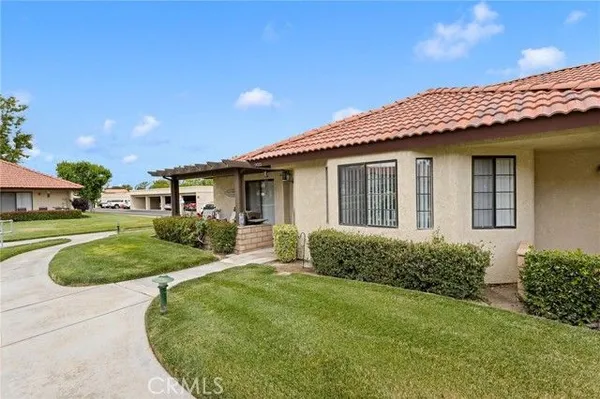 Property Slideshow image 2 of 32 | 19222 cottonwood dr, Apple Valley, CA, 92308