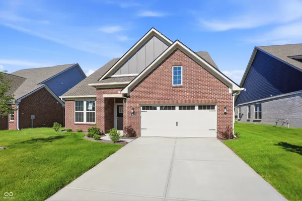 Property Slideshow image 3 of 14 | 462 regatta ln, Plainfield, IN, 46168