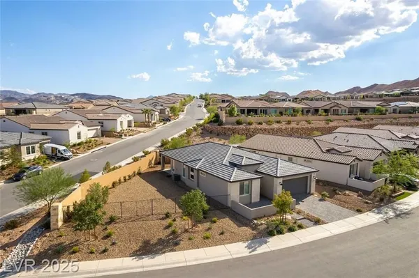 Property Slideshow image 3 of 30 | 127 crimson cactus ave, Henderson, NV, 89011