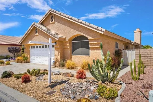 Property Slideshow image 3 of 45 | 11220 country club dr, Apple Valley, CA, 92308