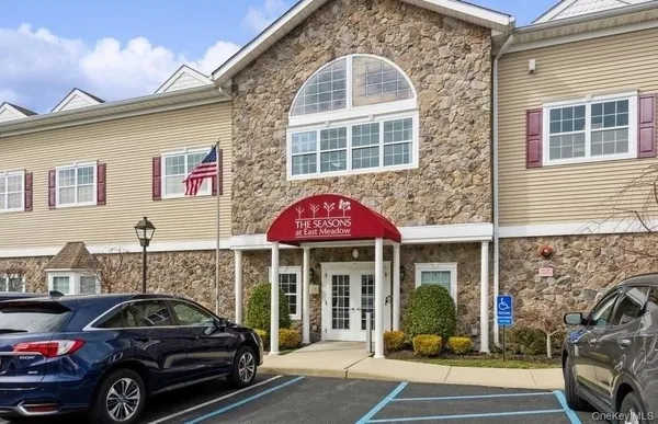 Property Slideshow image 2 of 39 | 383 summer ct, East Meadow, NY, 11554