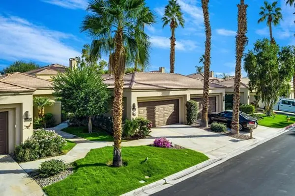 Property Slideshow image 3 of 42 | 54938 oak tree a26, La Quinta, CA, 92253