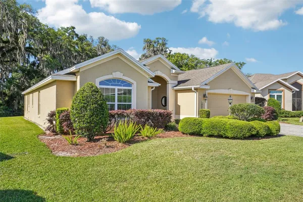 Property Slideshow image 2 of 57 | 10063 lake miona way, Oxford, FL, 34484