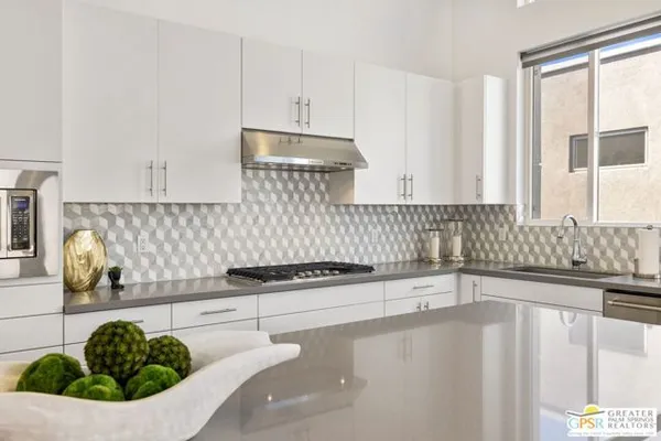 Property Slideshow image 3 of 32 | 4251 amber ln, Palm Springs, CA, 92262