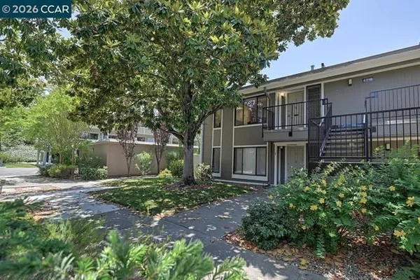 Property Slideshow image 2 of 35 | 2716 tice crk 1, Walnut Creek, CA, 94595