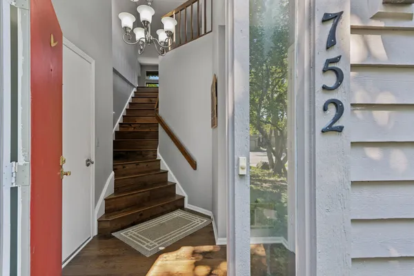 Property Slideshow image 2 of 23 | 752 shoreline rd 1077, Lake Barrington, IL, 60010