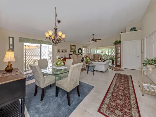 Property Slideshow image 3 of 49 | 525 clubside cir 53, Venice, FL, 34293