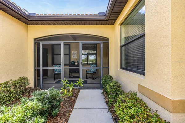 Property Slideshow image 3 of 49 | 420 seneca falls dr, Apollo Beach, FL, 33572