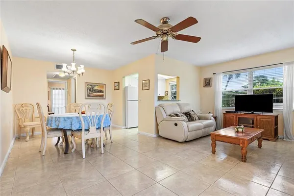 Property Slideshow image 3 of 20 | 489 tilford w # 489, Deerfield Beach, FL, 33442